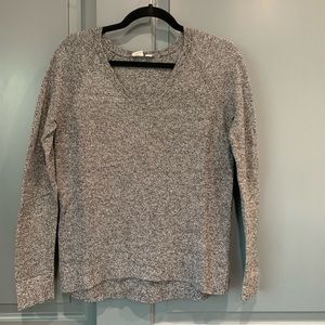 GAP Gray V Neck Sweater - Size XS